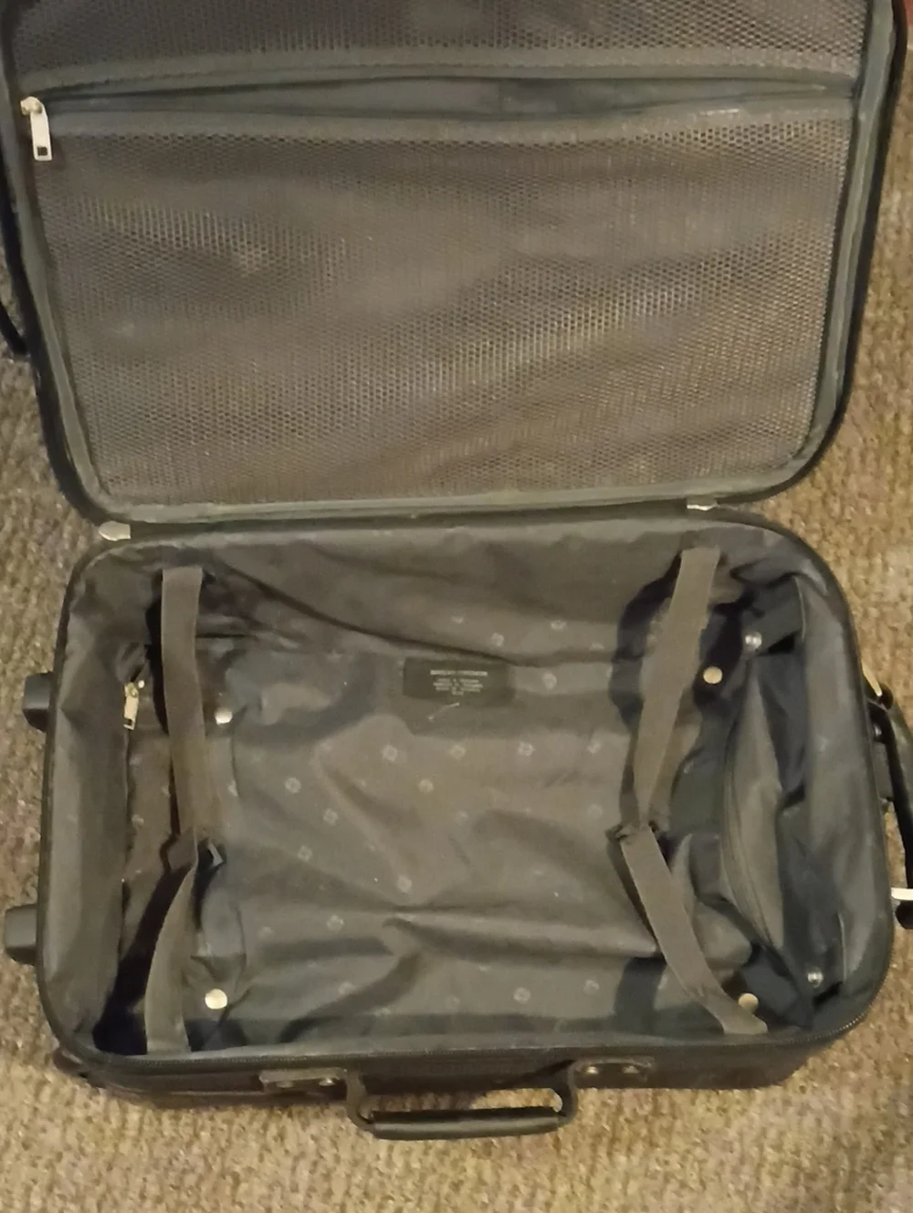 Vintage Samsonite Black Men's Compact Travel Suitcase With Wheels